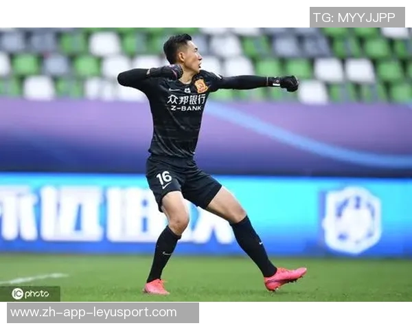 谢尔维重返赛场阿联酋第三级联赛首发失点引关注