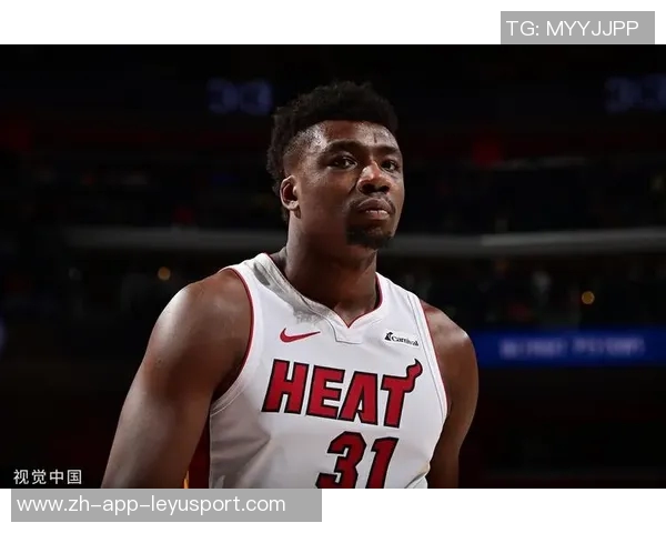 托马斯布莱恩特绝杀被帽愤怒推开摄像头引发热议